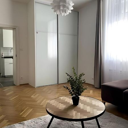 Апартаменты Zehnhaus Братислава Экстерьер фото